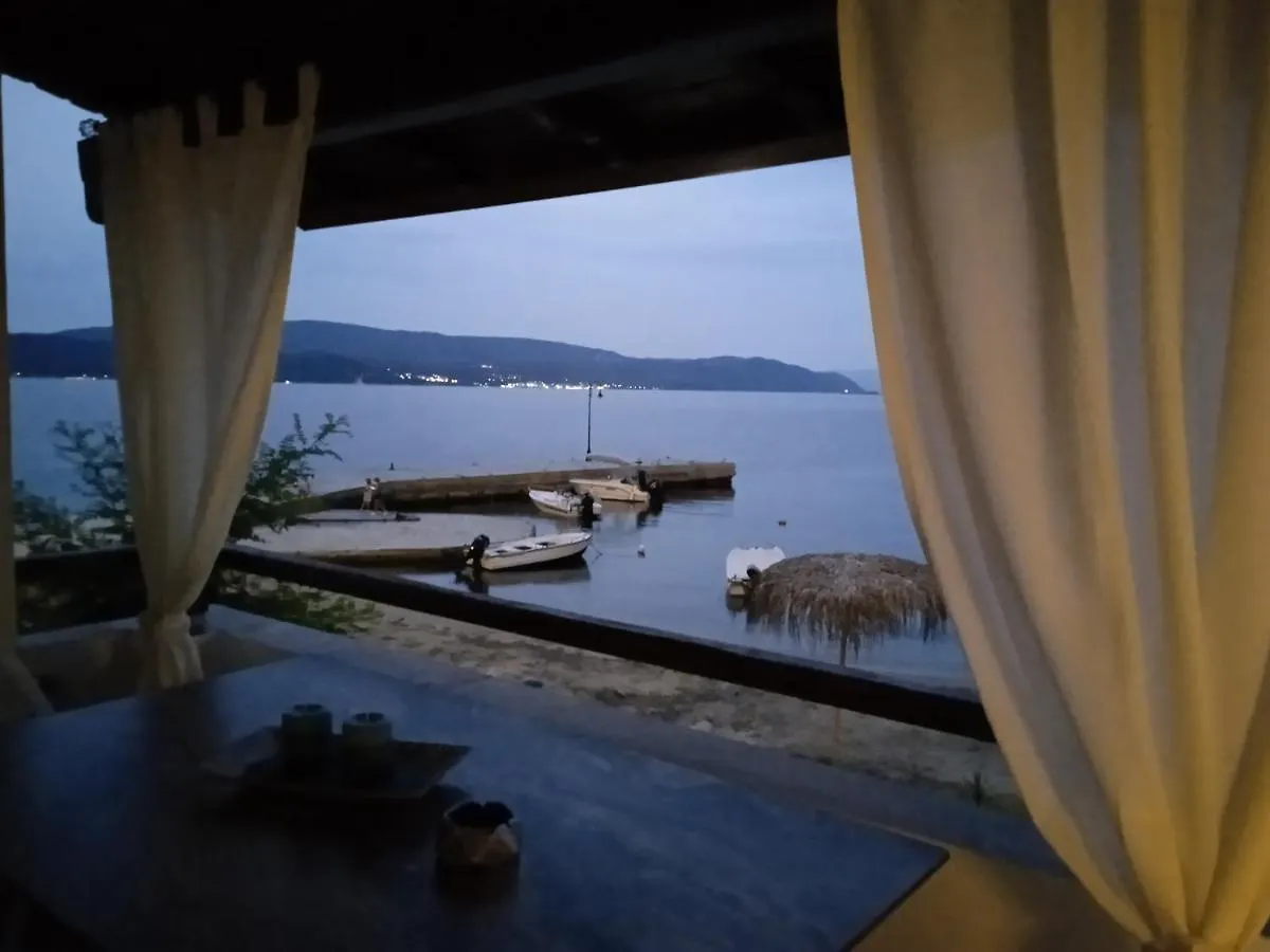Irene Traditional Apartments Ammouliani